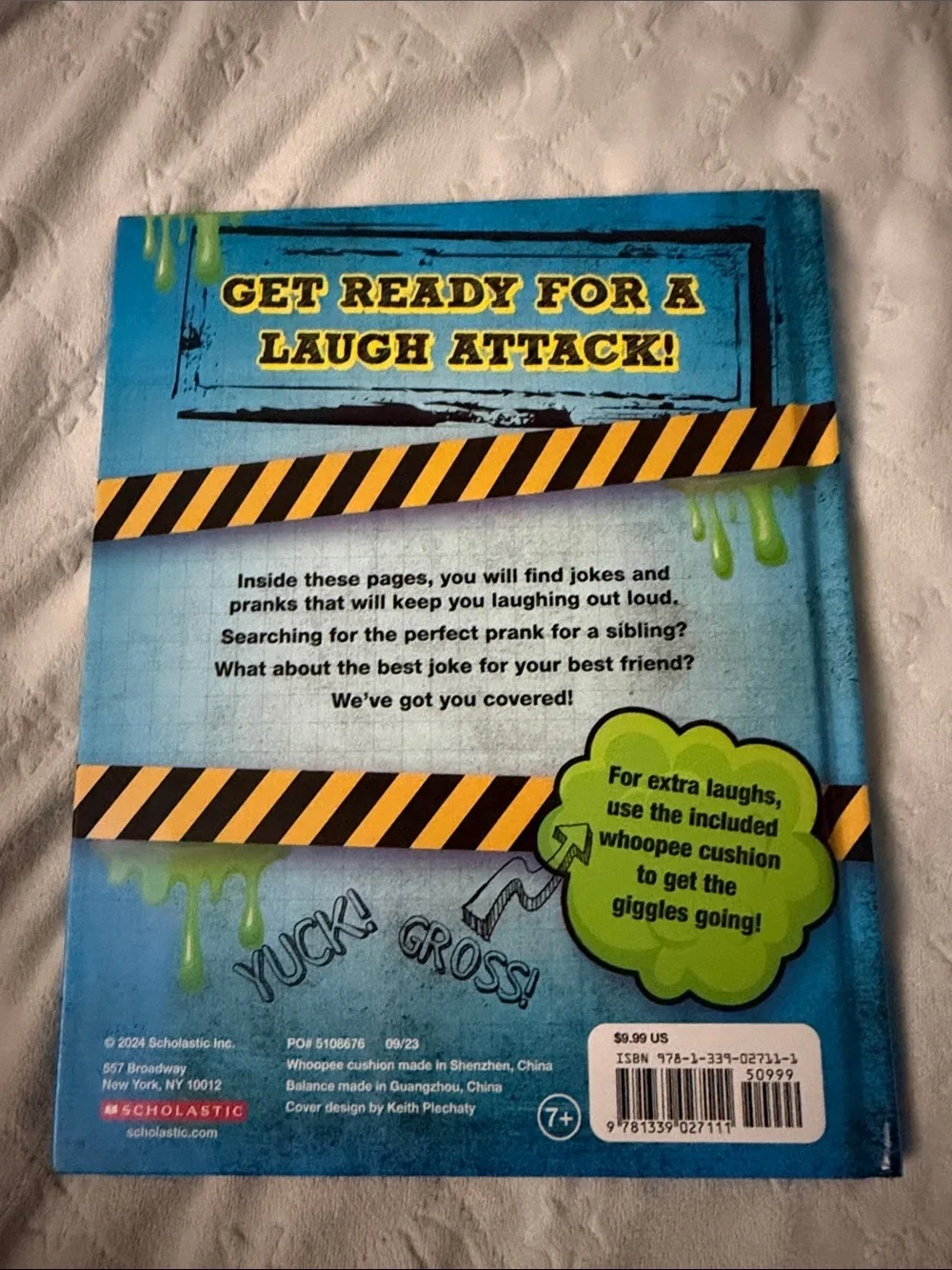 Scholastic Blue and Green Jokes & Pranks Book
